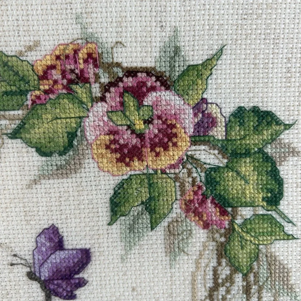 Framed Wall Picture - Bucilla Grapevine Wreath Crochet 16.25